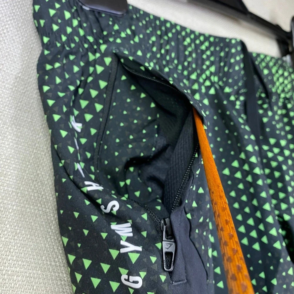 Gymshark Womens Unlined Black Green Geometric Triangle Athletic Gym Shorts Large